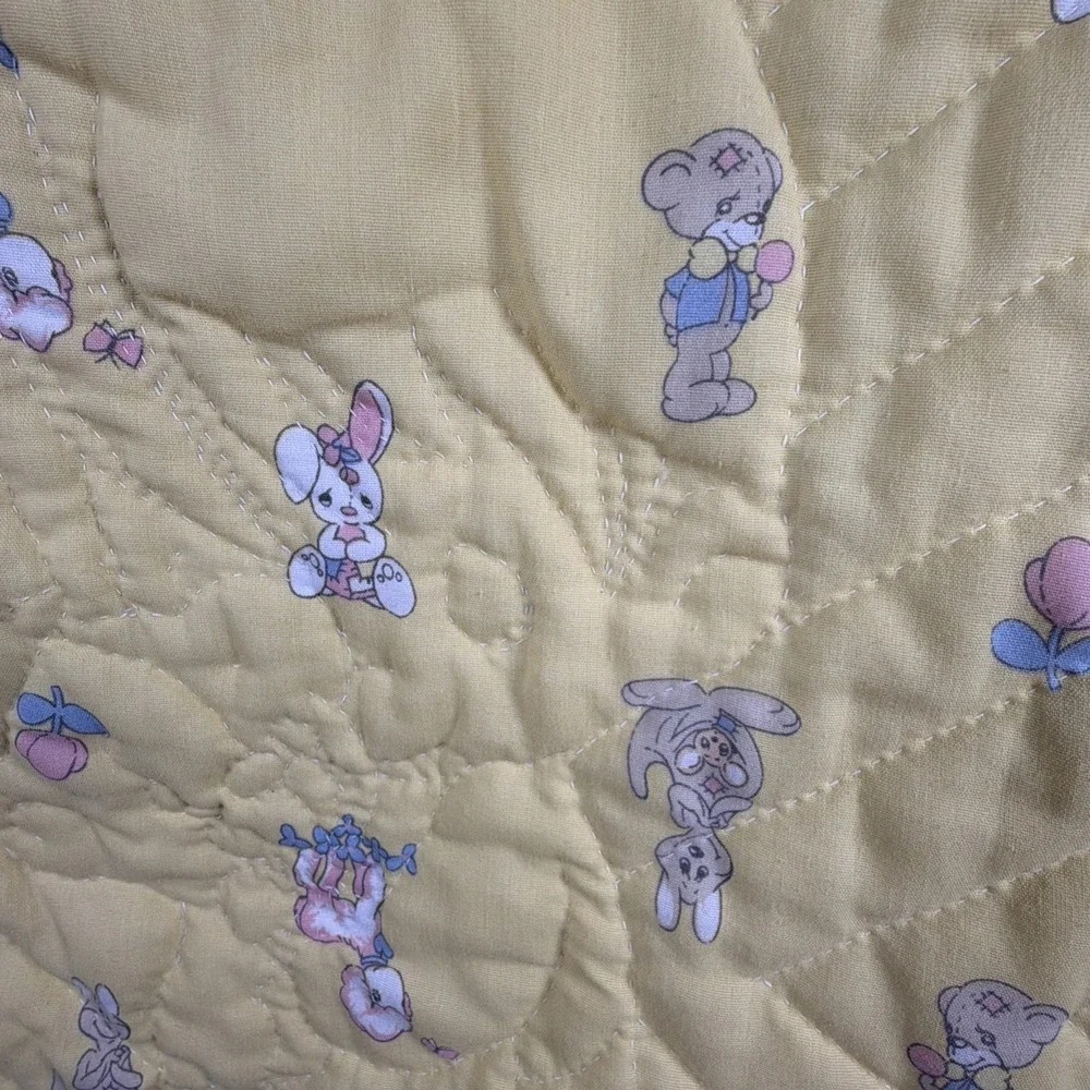 VTG PRECIOUS MOMENTS‎ QUILTED FABRIC Blanket 57 X 37 Eyelet Trim Yellow Crib